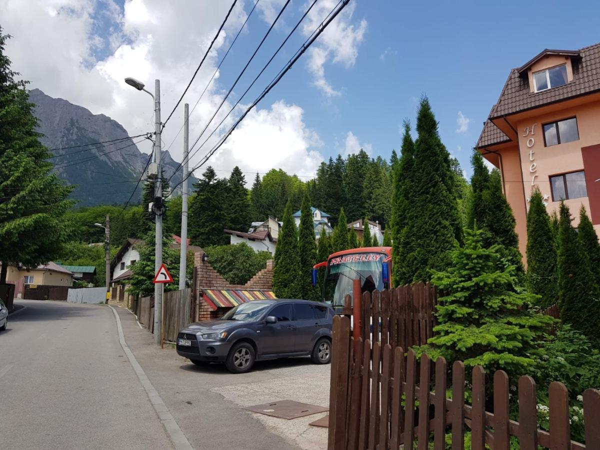 Hotel Iri 부스테니 외부 사진