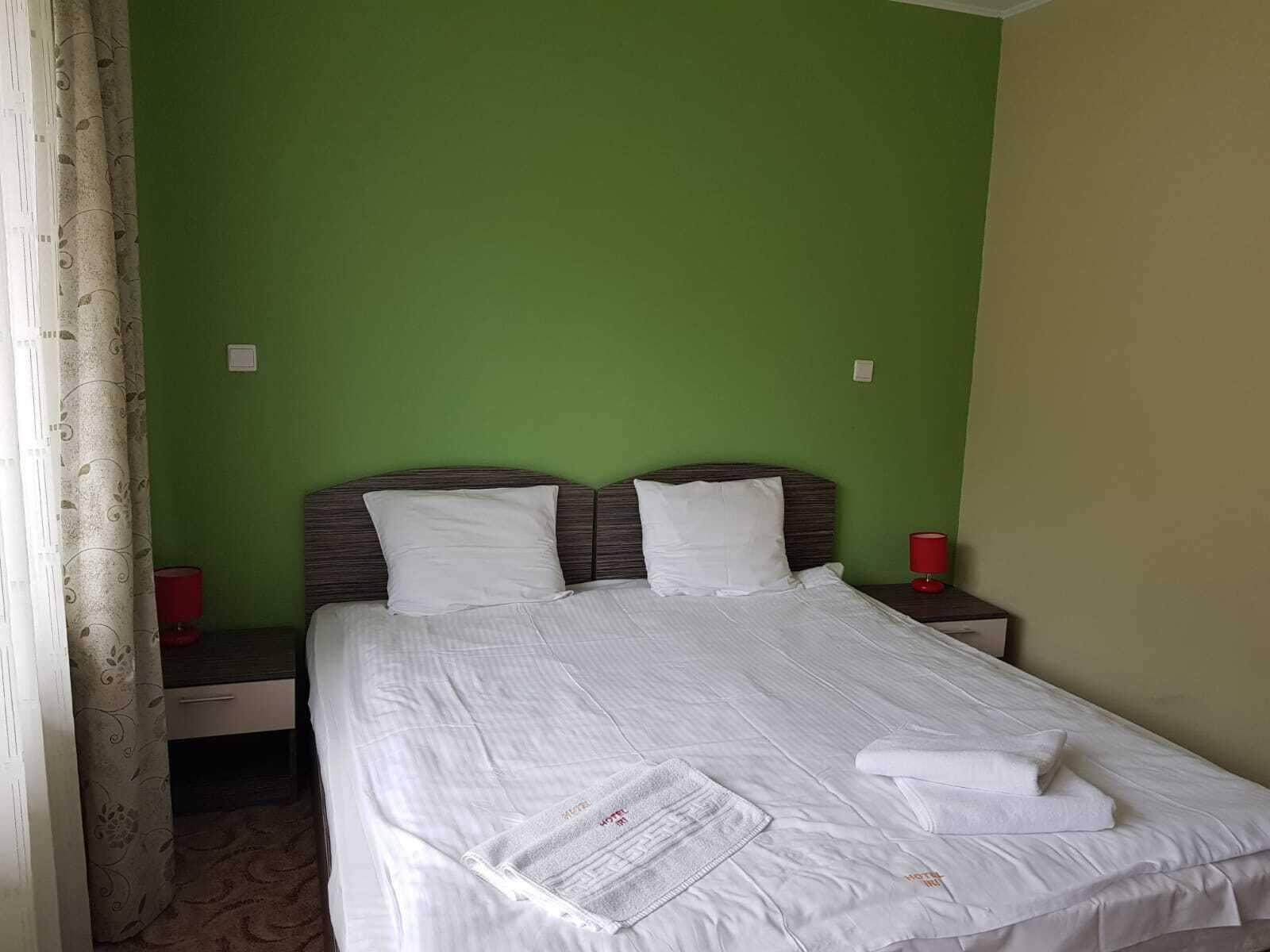 Hotel Iri 부스테니 외부 사진