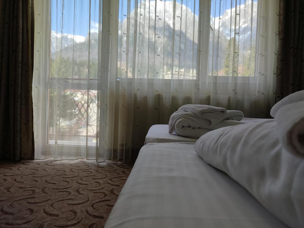Hotel Iri 부스테니 외부 사진