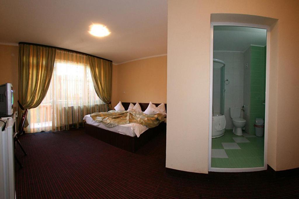 Hotel Iri 부스테니 객실 사진